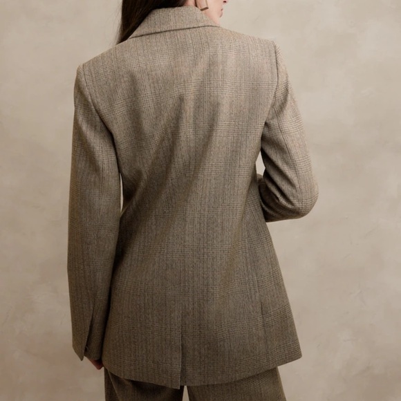 BANANA REPUBLIC‼️‼️. LIDO SCULPTED ITALIAN WOOL BLAZER - Picture 4 of 7